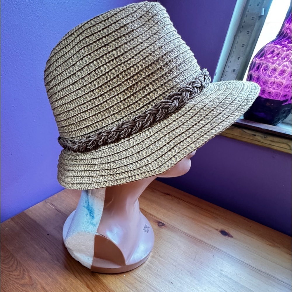 Straw hat - Picture 13 of 13